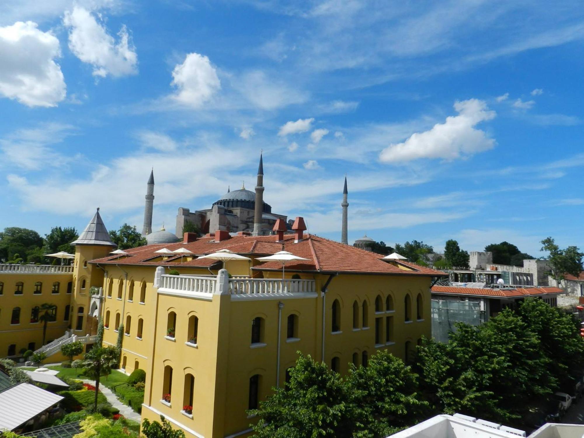 Berk Guest House - Grandma'S House Istanbul Eksteriør billede