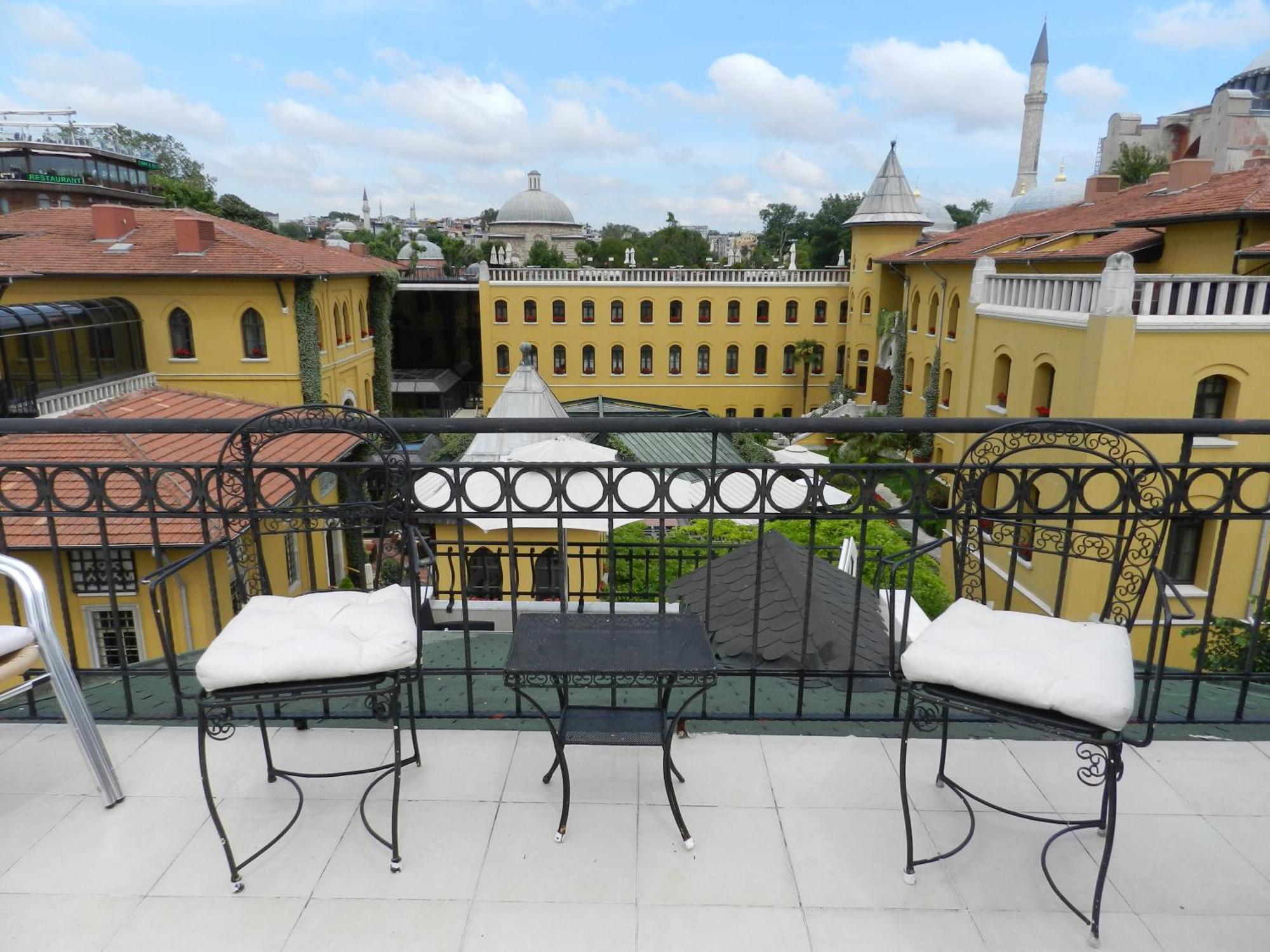 Berk Guest House - Grandma'S House Istanbul Eksteriør billede